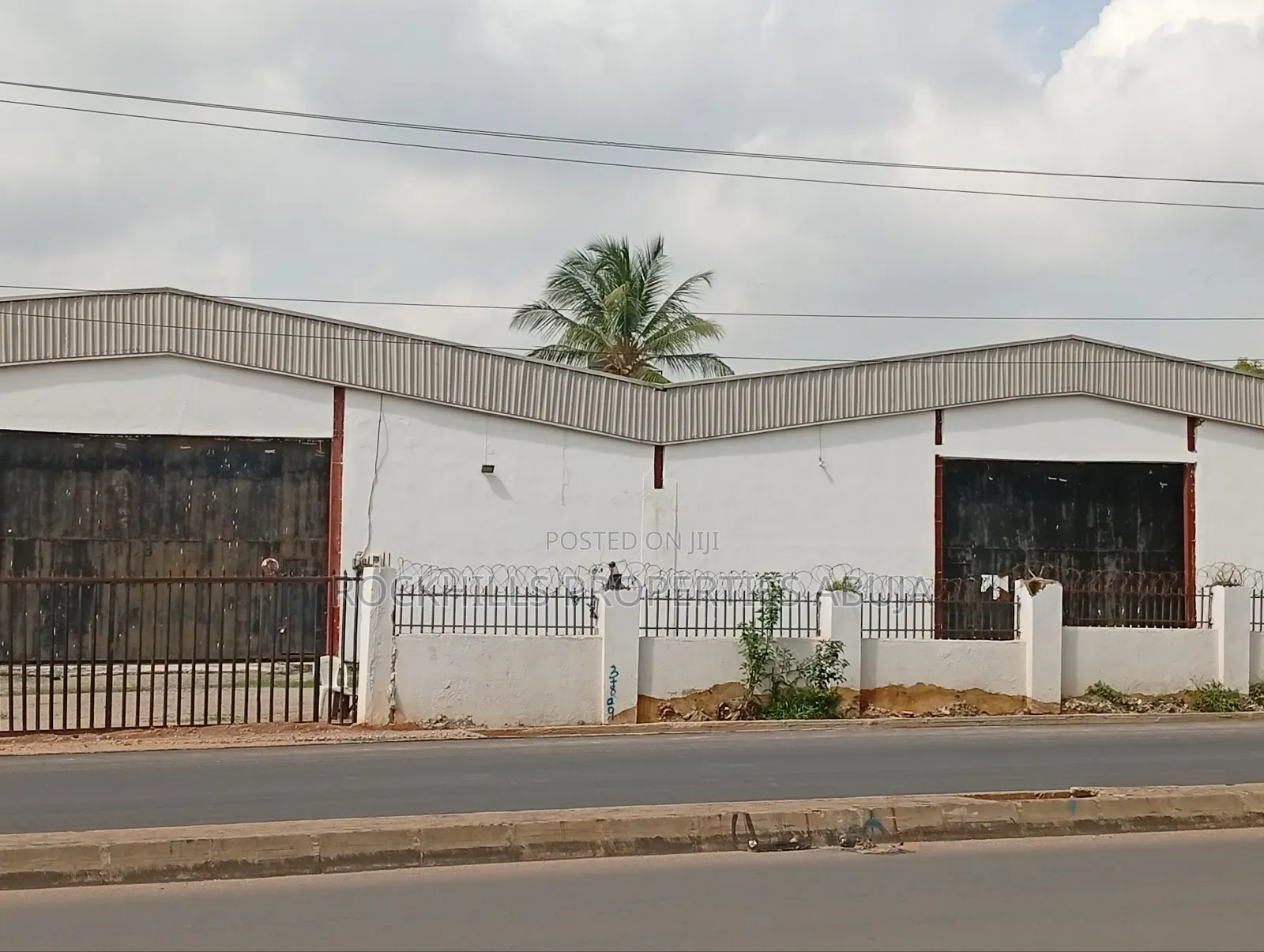 Big Warehouse for Sale in Kubwa on a Land 3200sqm Size in Kubwa