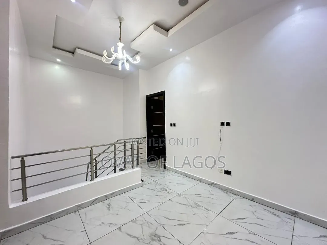 4bdrm Duplex in Chevron Drive for rent in Chevron
