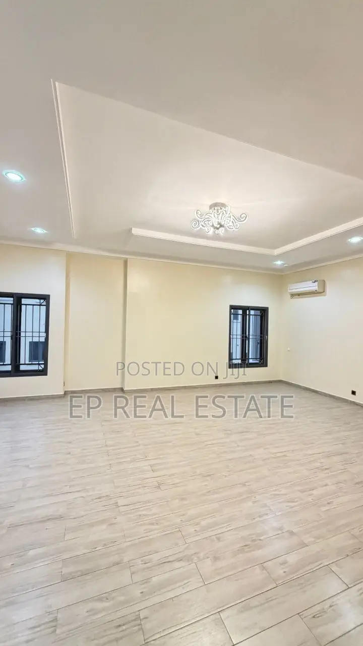 5bdrm House in Guzape District for sale in Guzape District