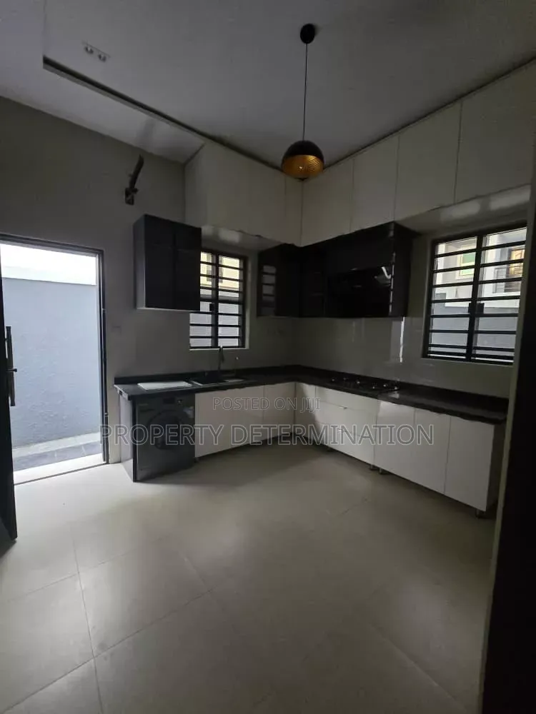 4bdrm Duplex in Omole Phase 2 for rent in Omole Phase 2