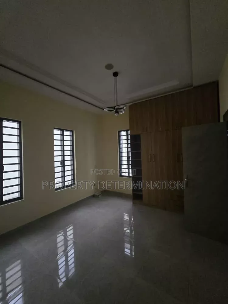 4bdrm Duplex in Omole Phase 2 for rent in Omole Phase 2