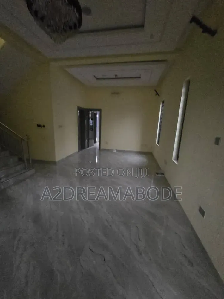 4bdrm Duplex in Omole Phase 2 for rent in Omole Phase 2