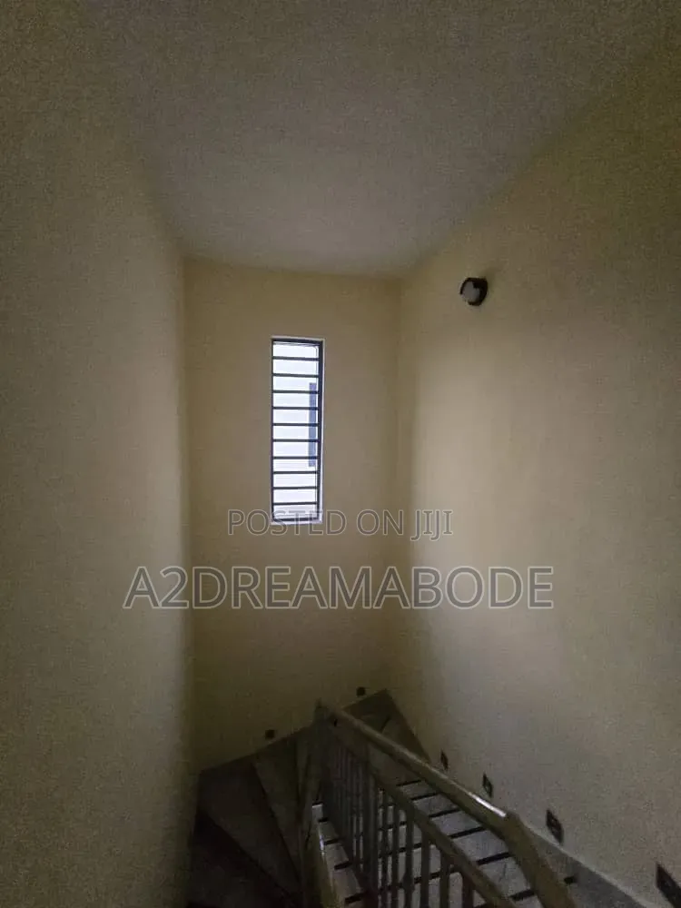 4bdrm Duplex in Omole Phase 2 for rent in Omole Phase 2