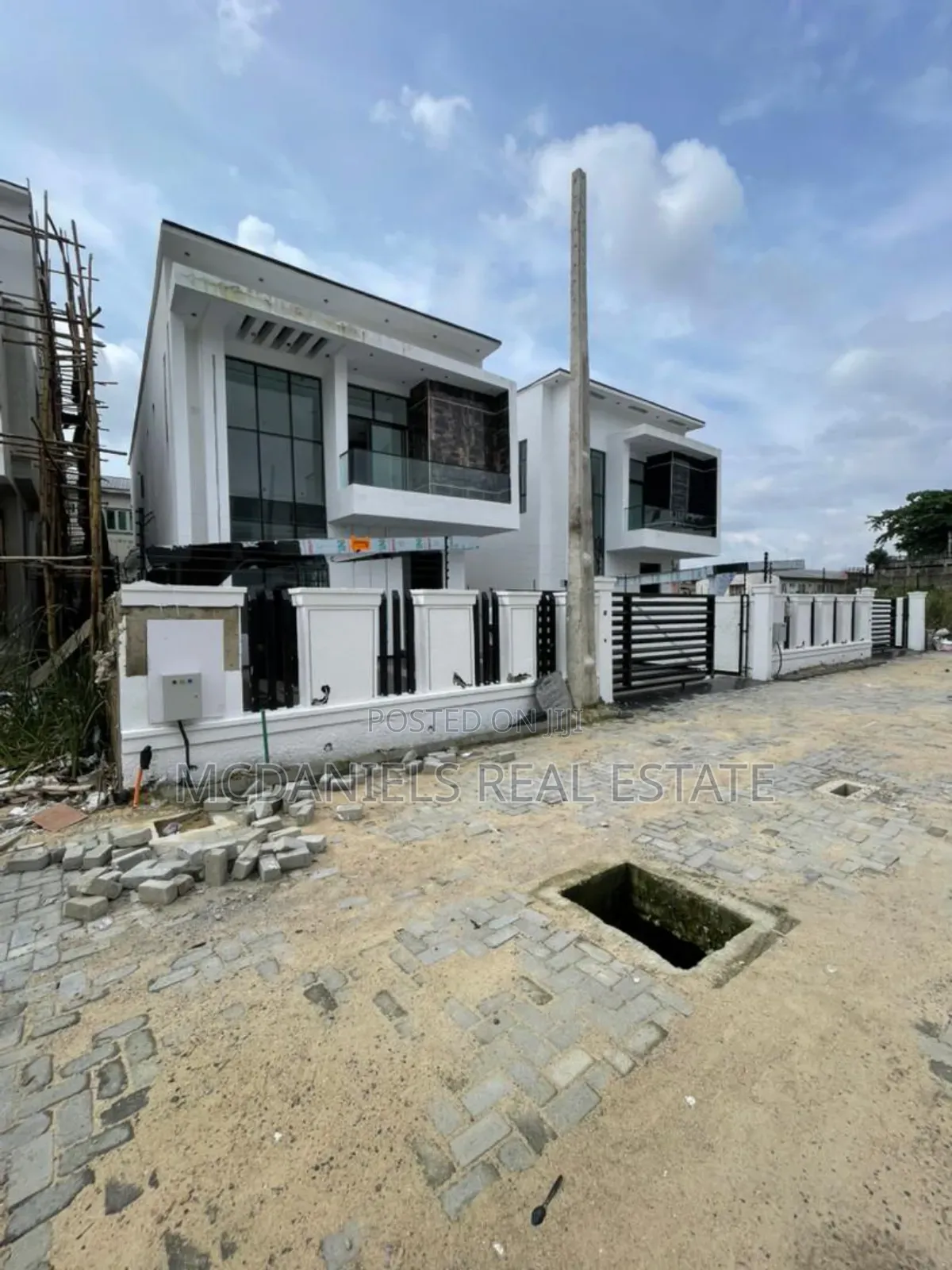 5bdrm Duplex in Lekki Expressway for sale in Lekki Expressway
