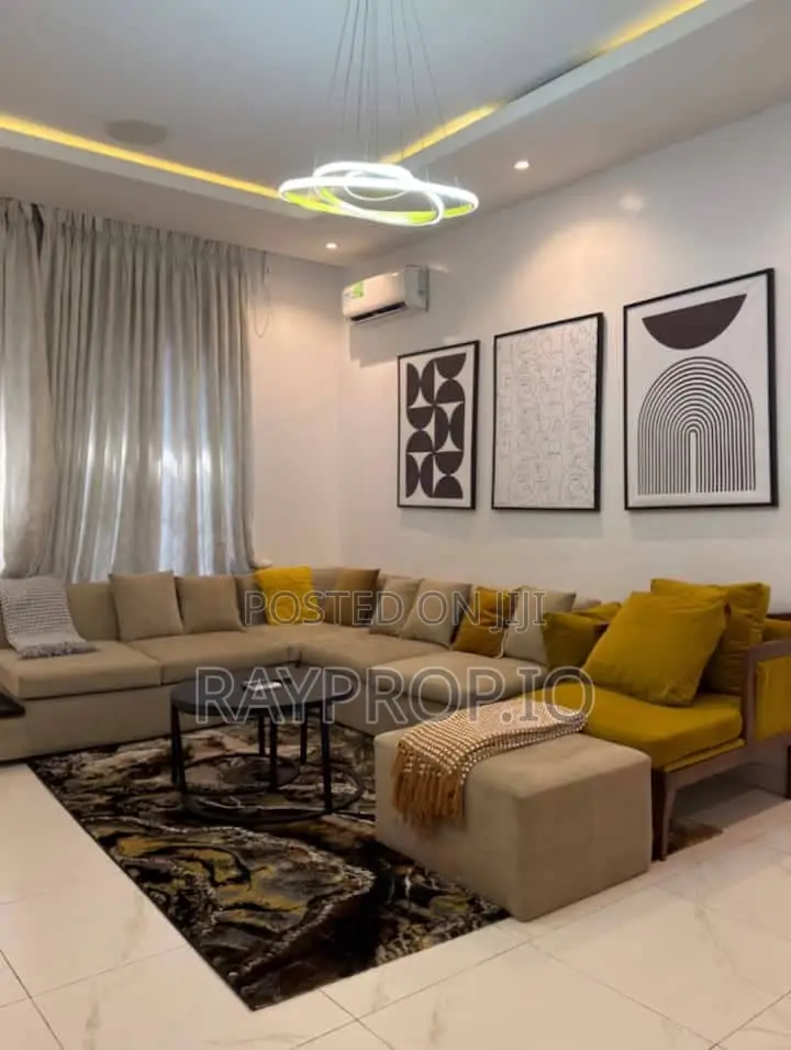 302231qu - 2 Bedroom Shortlet in Lekki in Lekki Phase 1