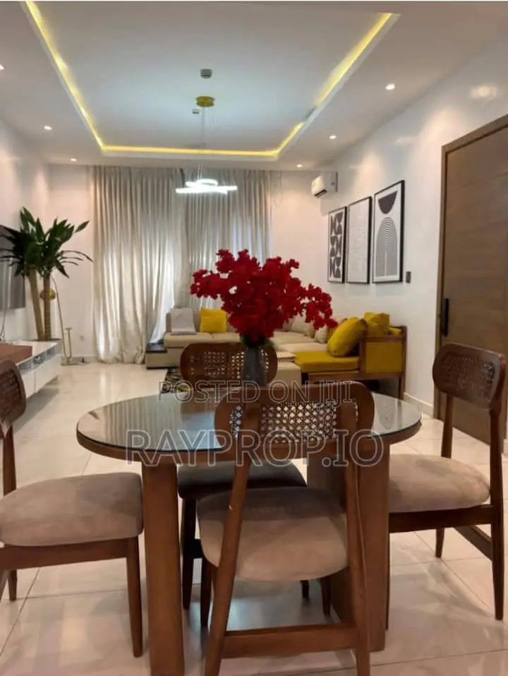 302231qu - 2 Bedroom Shortlet in Lekki in Lekki Phase 1
