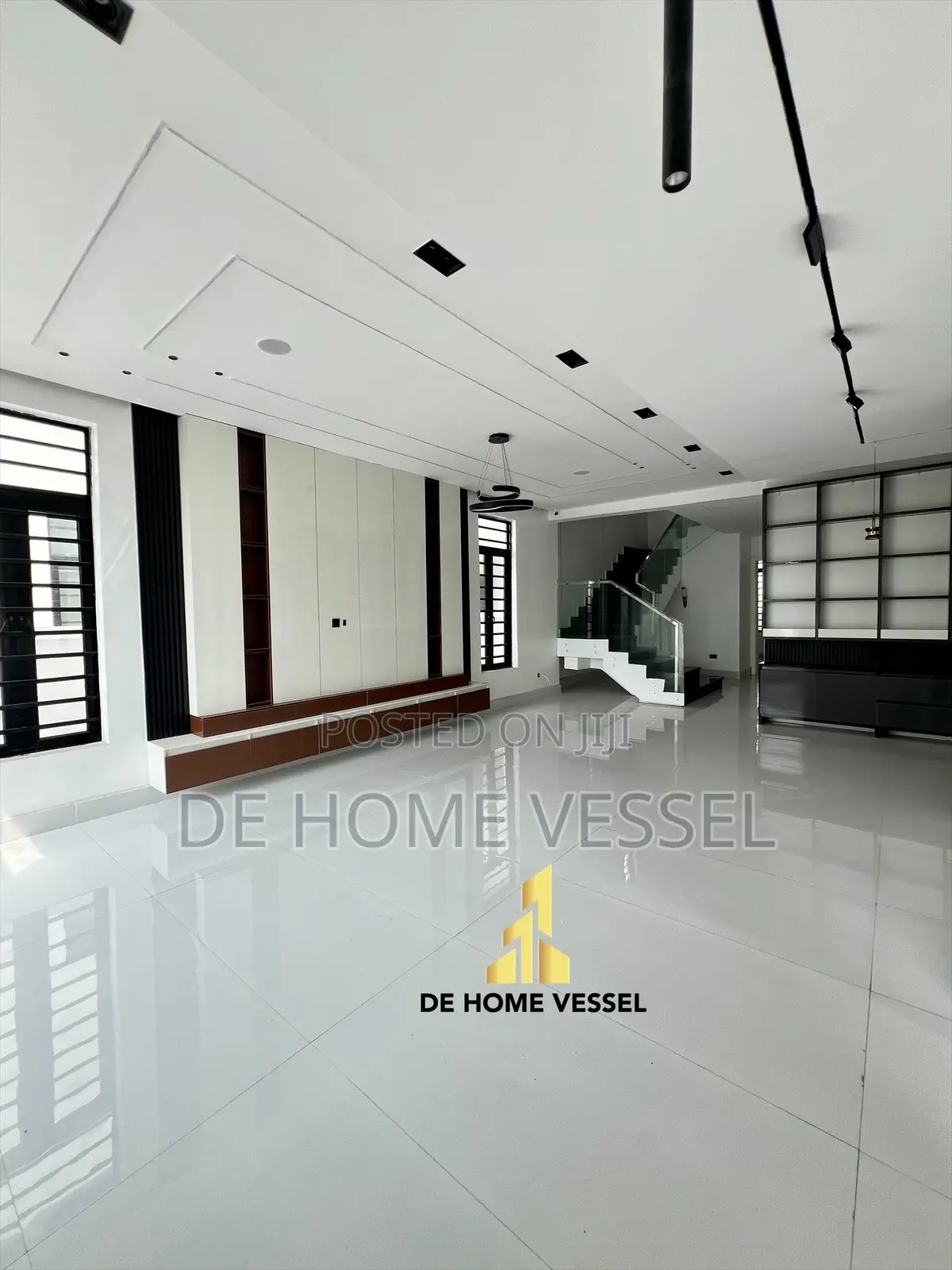5bdrm Duplex in Lekki Phase 1 for sale in Lekki Phase 1