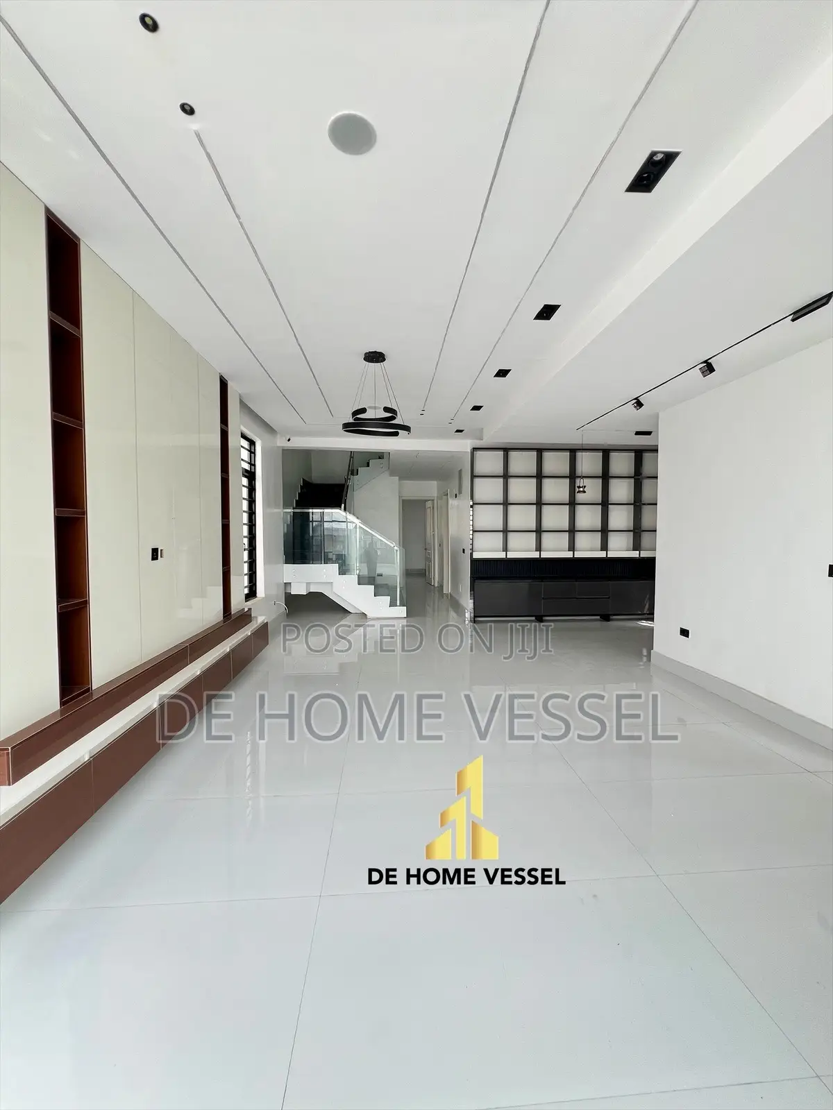 5bdrm Duplex in Lekki Phase 1 for sale in Lekki Phase 1