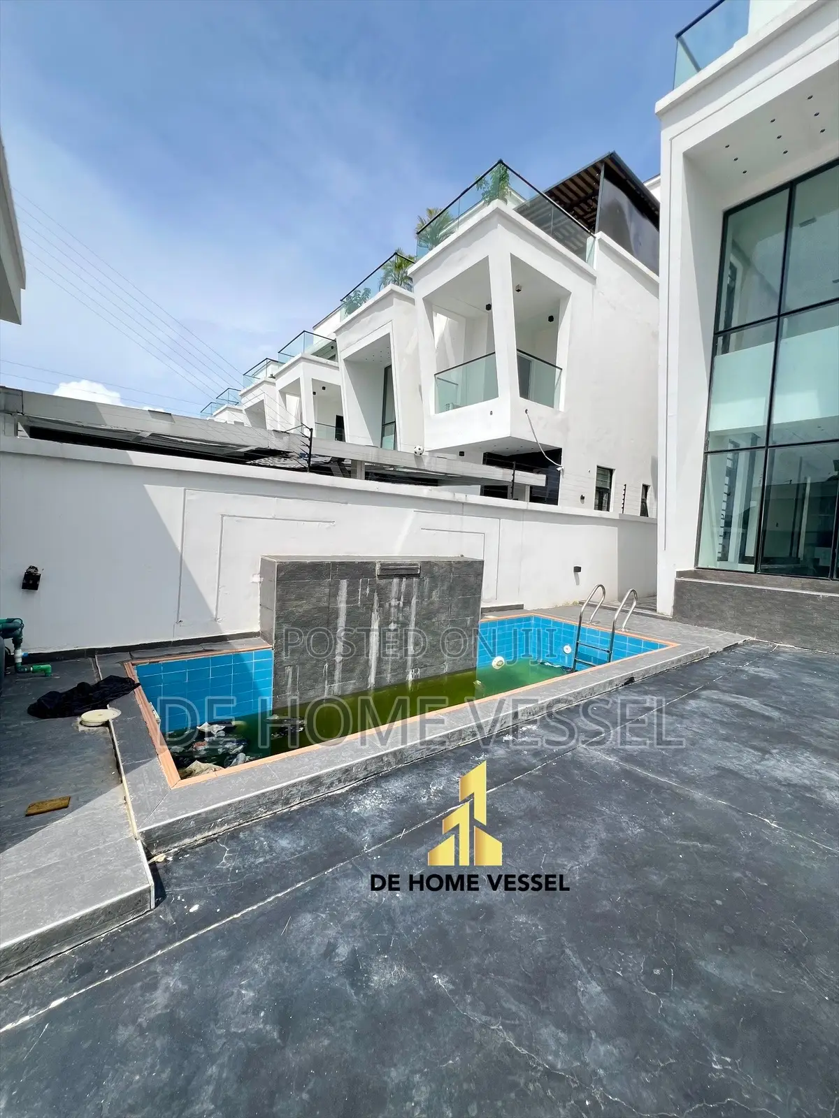 5bdrm Duplex in Lekki Phase 1 for sale in Lekki Phase 1