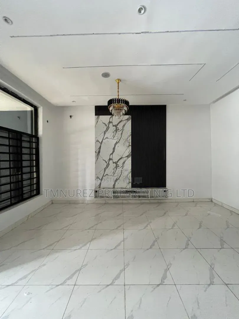 4bdrm Duplex in Ikota for rent in Ikota