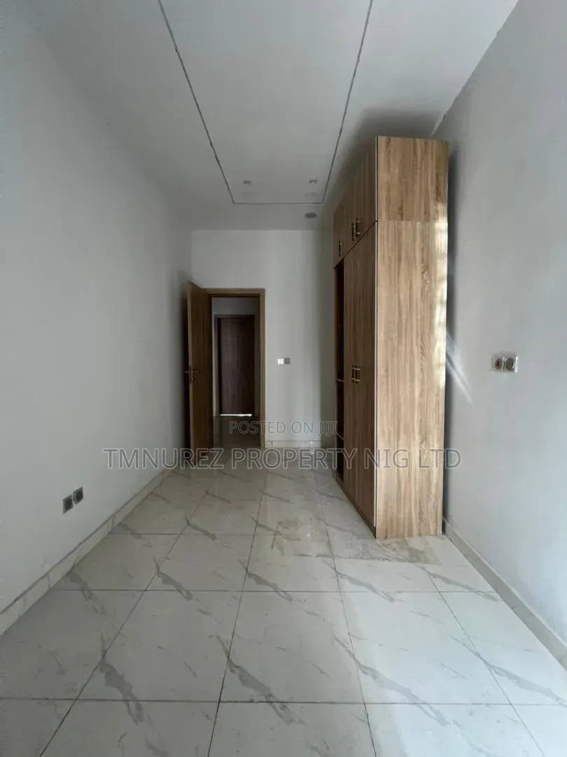 4bdrm Duplex in Ikota for rent in Ikota