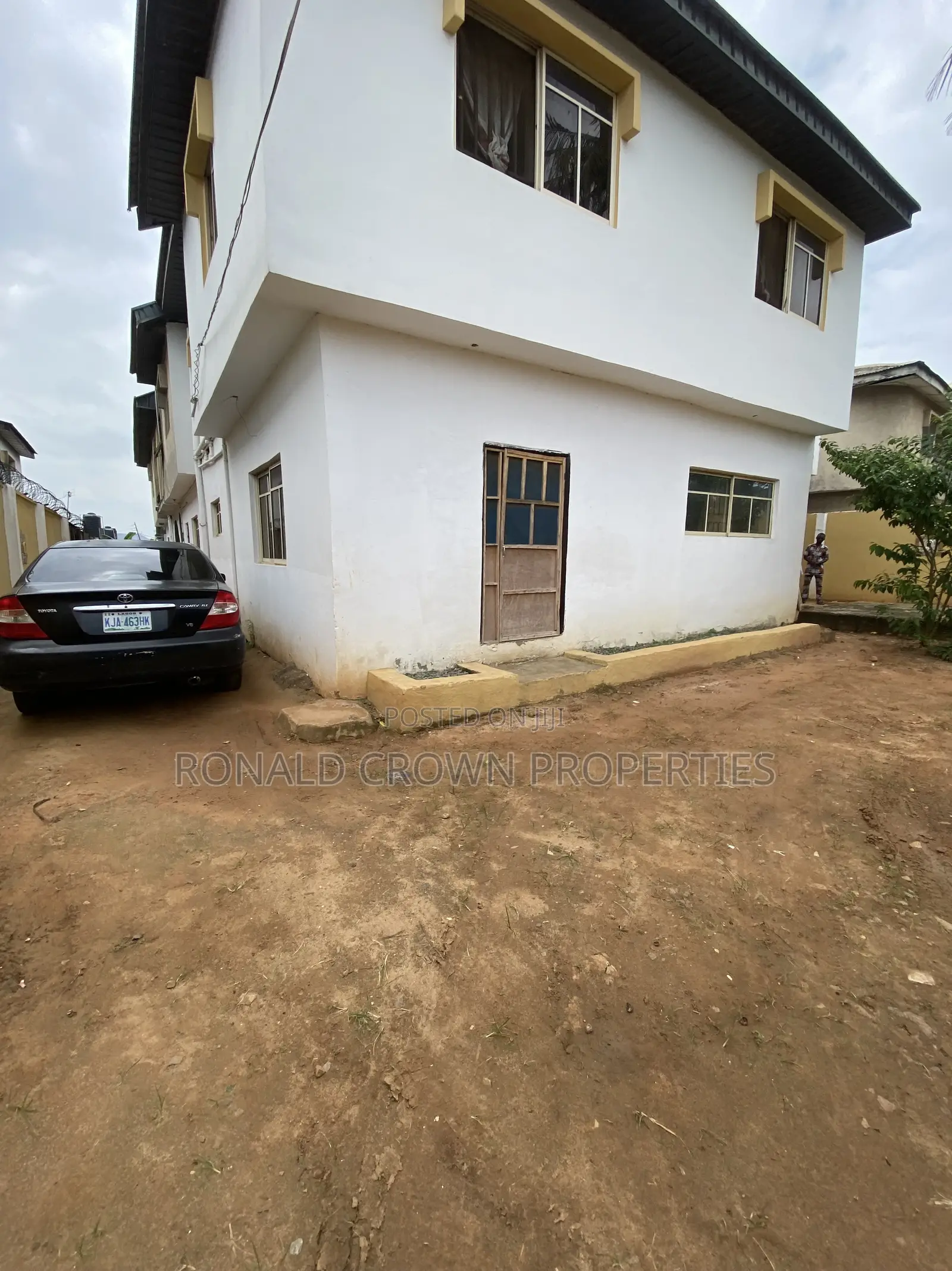 3bdrm Block of Flats in Bucknor for sale in Bucknor