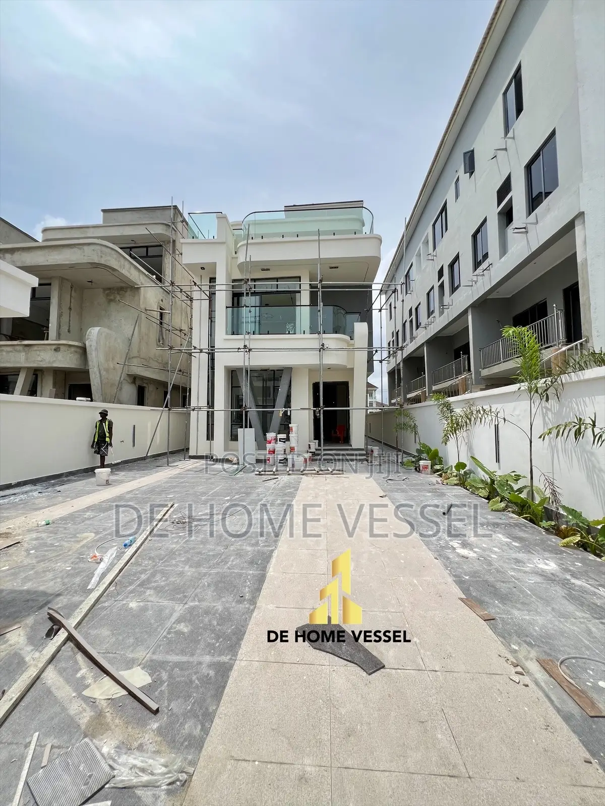 5bdrm Duplex in Lekki Phase 1 for sale in Lekki Phase 1