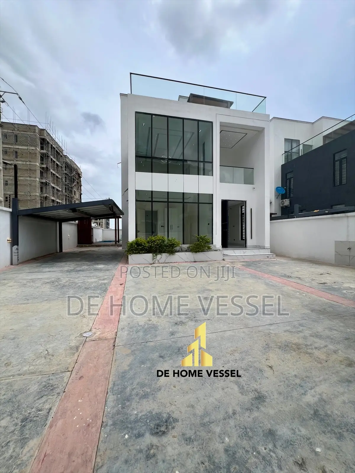 5bdrm Duplex in Lekki Phase 1 for sale in Lekki Phase 1