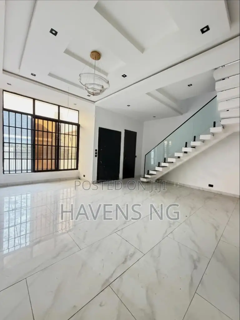 4bdrm Duplex in Sangotedo for sale in Sangotedo