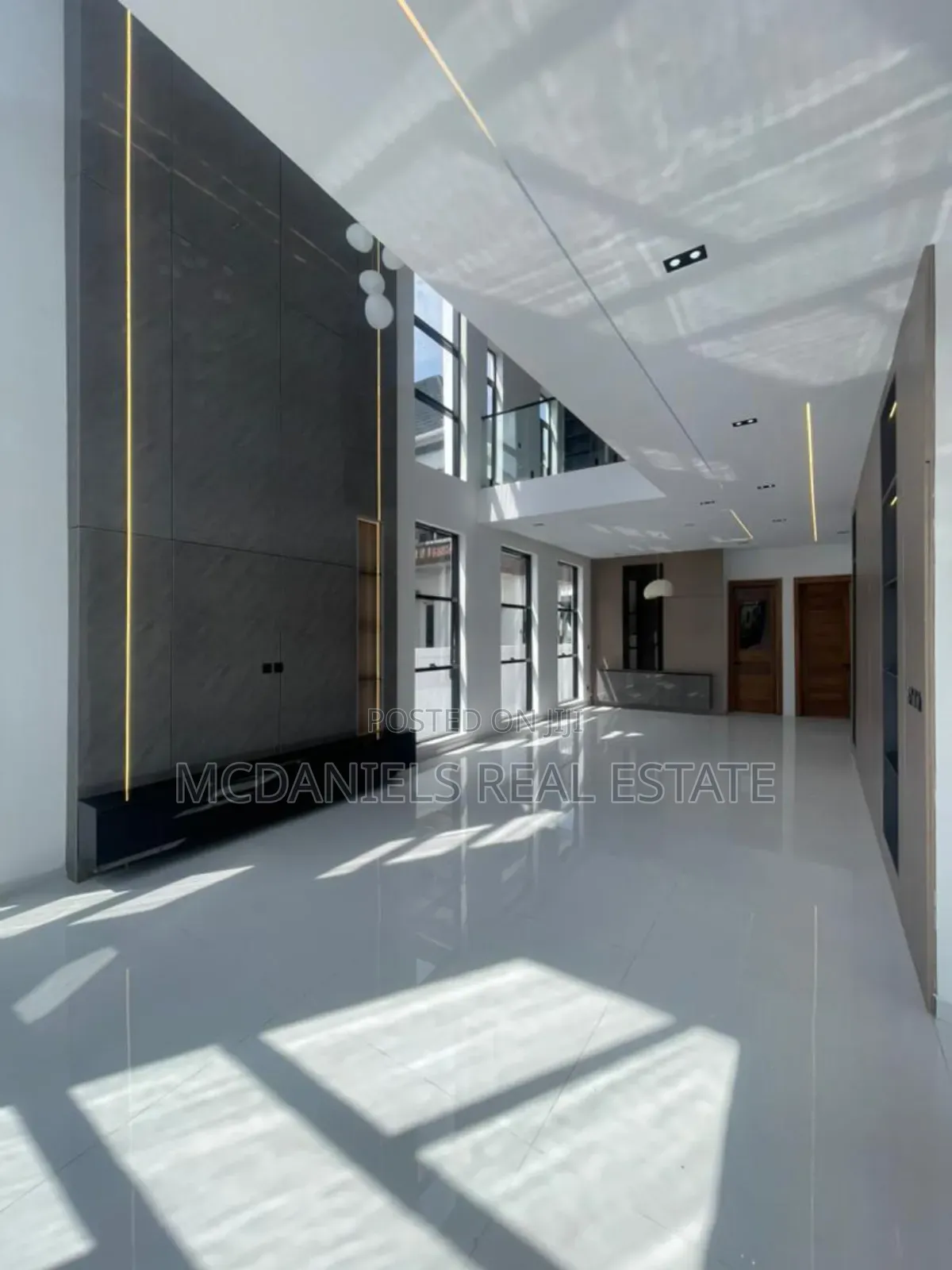 5bdrm Duplex in Ikota for sale in Ikota