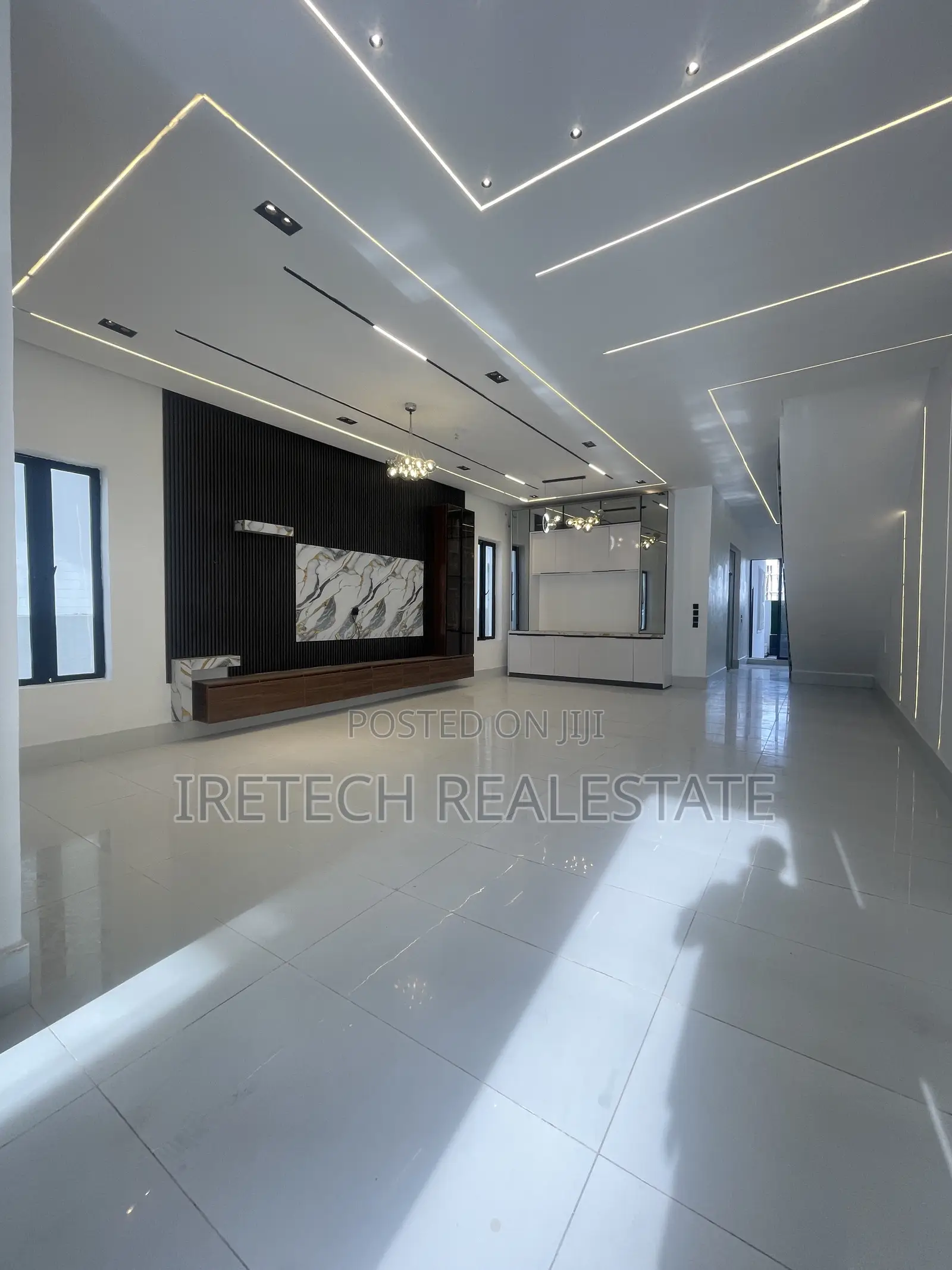5bdrm Duplex in Ajah In A Gated for sale in Ado / Ajah