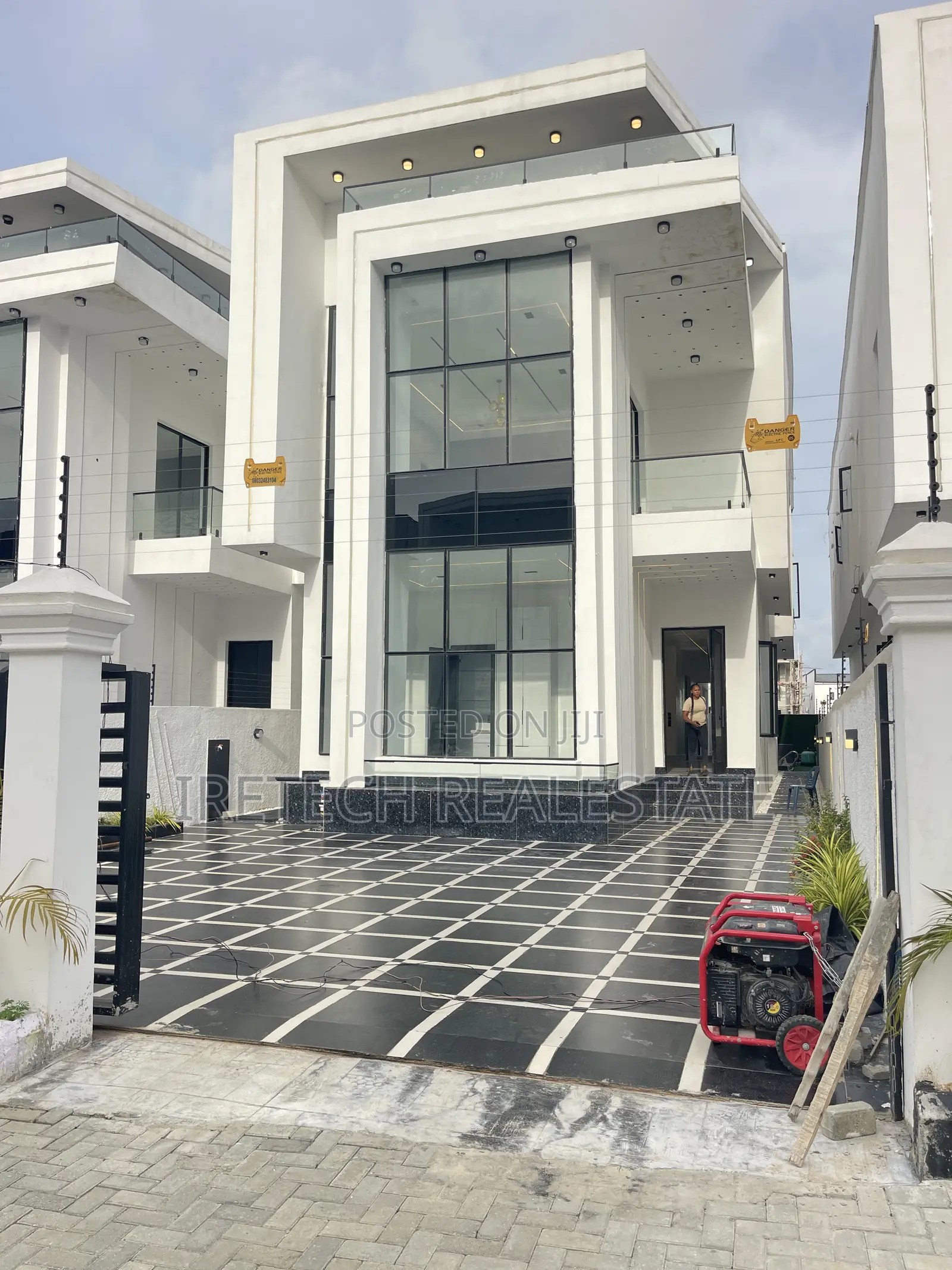 5bdrm Duplex in Ajah In A Gated for sale in Ado / Ajah