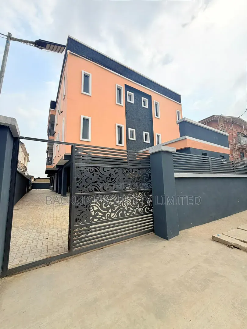 3bdrm Apartment in Ifako-Gbagada for sale in Ifako-Gbagada