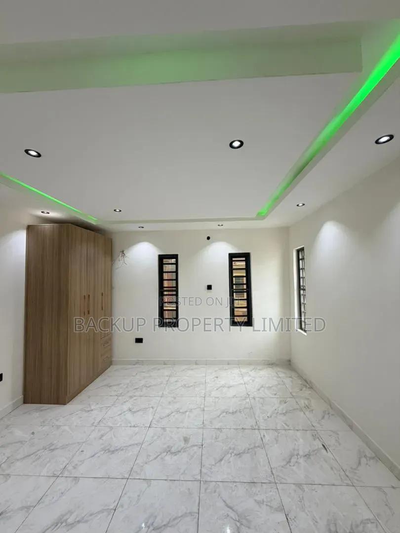 3bdrm Apartment in Ifako-Gbagada for sale in Ifako-Gbagada