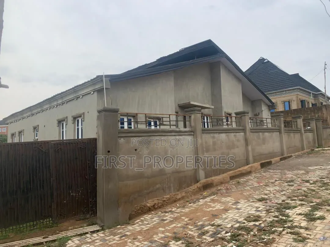 Furnished 3bdrm Bungalow in Ojumo Iron Akobo, Ibadan for sale in Ibadan