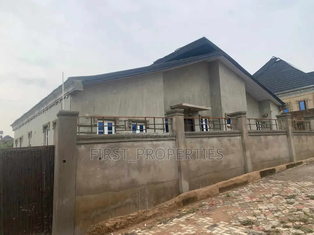 Furnished 3bdrm Bungalow in Ojumo Iron Akobo, Ibadan for sale in Ibadan