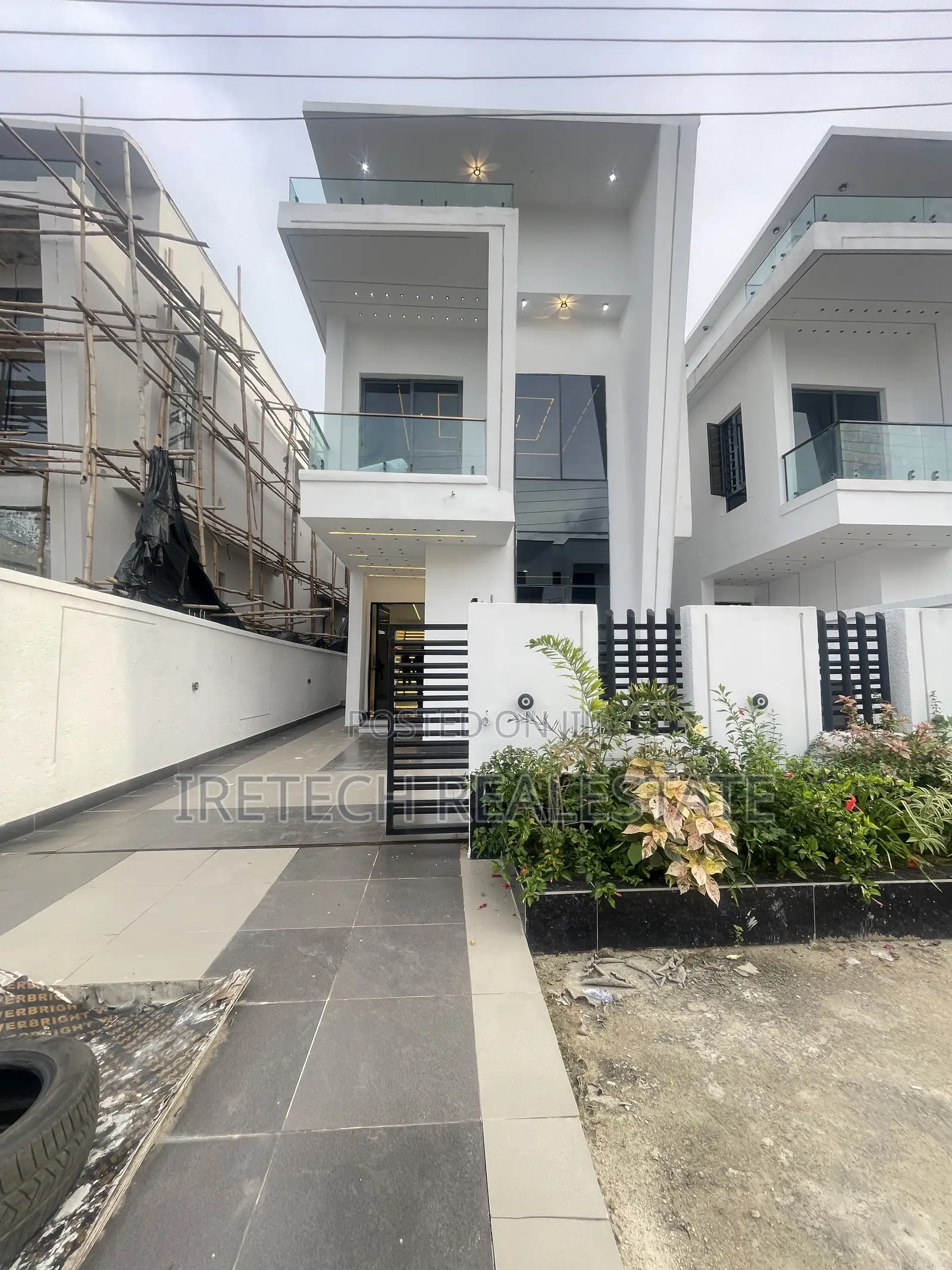 4bdrm Duplex in Lekki Palm Estate, Ado / Ajah for sale in Ado / Ajah