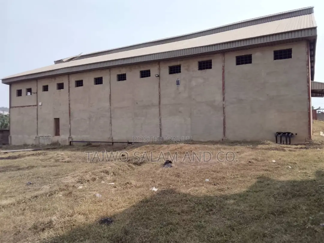 Newly Built Vegetable in Oyo / Oyo