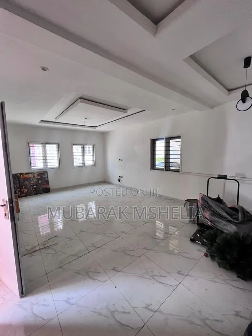 4bdrm Duplex in Idu Industrial for sale in Idu Industrial