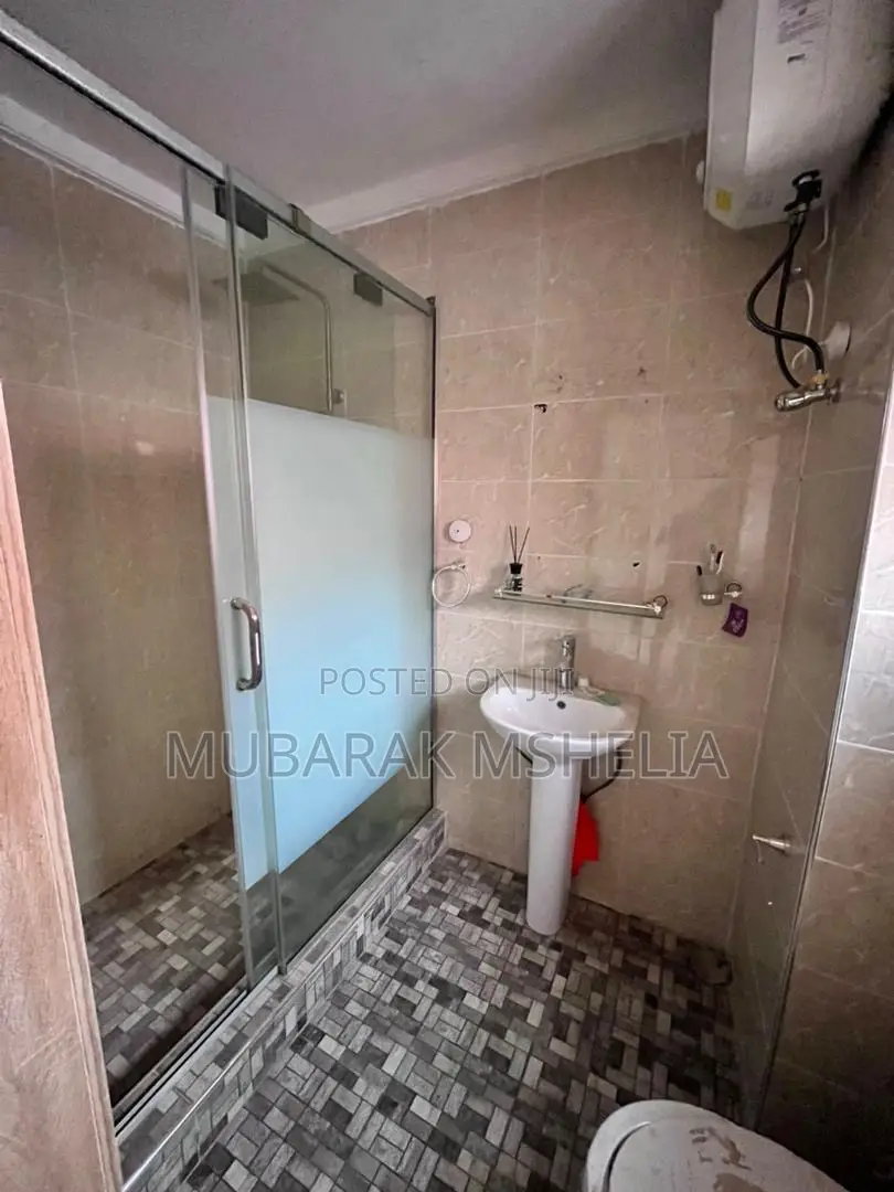 4bdrm Duplex in Idu Industrial for sale in Idu Industrial