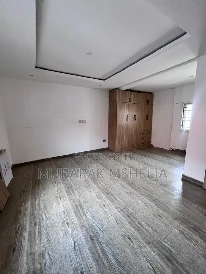 4bdrm Duplex in Idu Industrial for sale in Idu Industrial