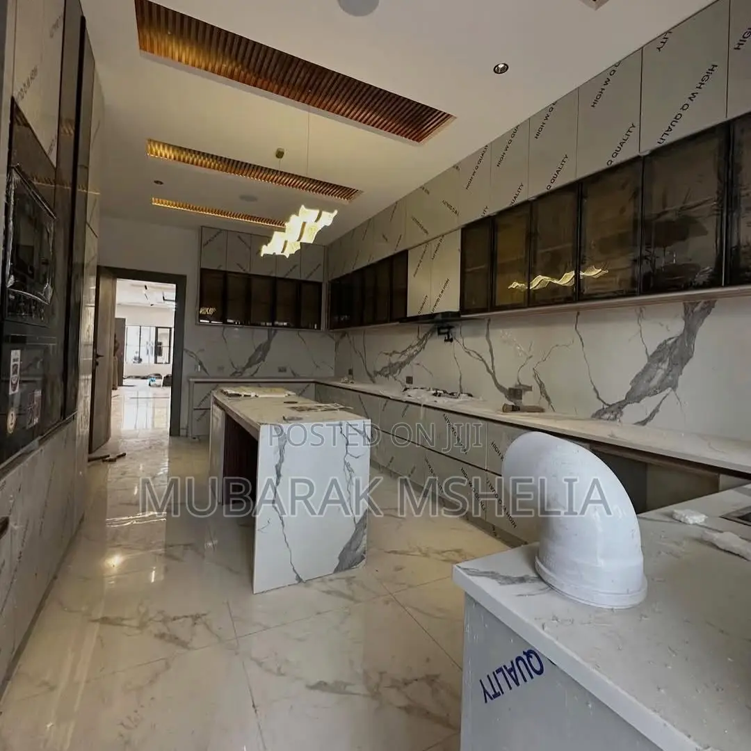 4bdrm Duplex in Utako for sale in Utako