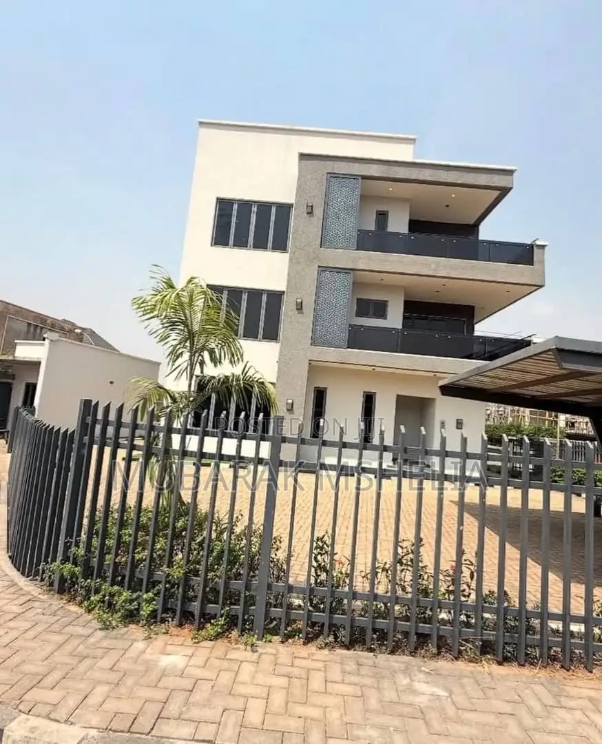 5bdrm Duplex in Wuye for sale in Wuye