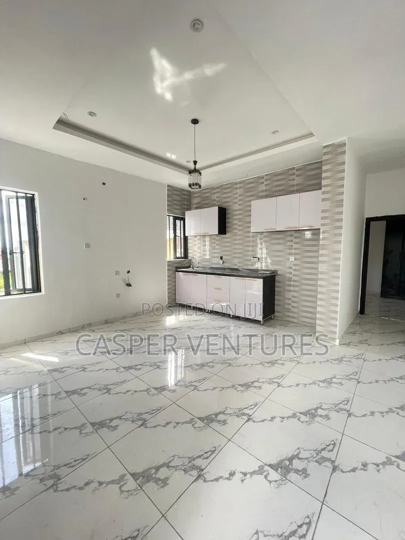 1bdrm Room & Parlour in Sangotedo for sale in Sangotedo