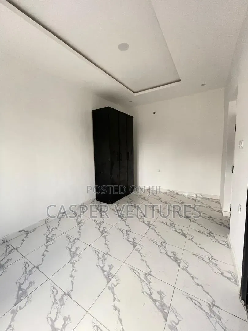 1bdrm Room & Parlour in Sangotedo for sale in Sangotedo