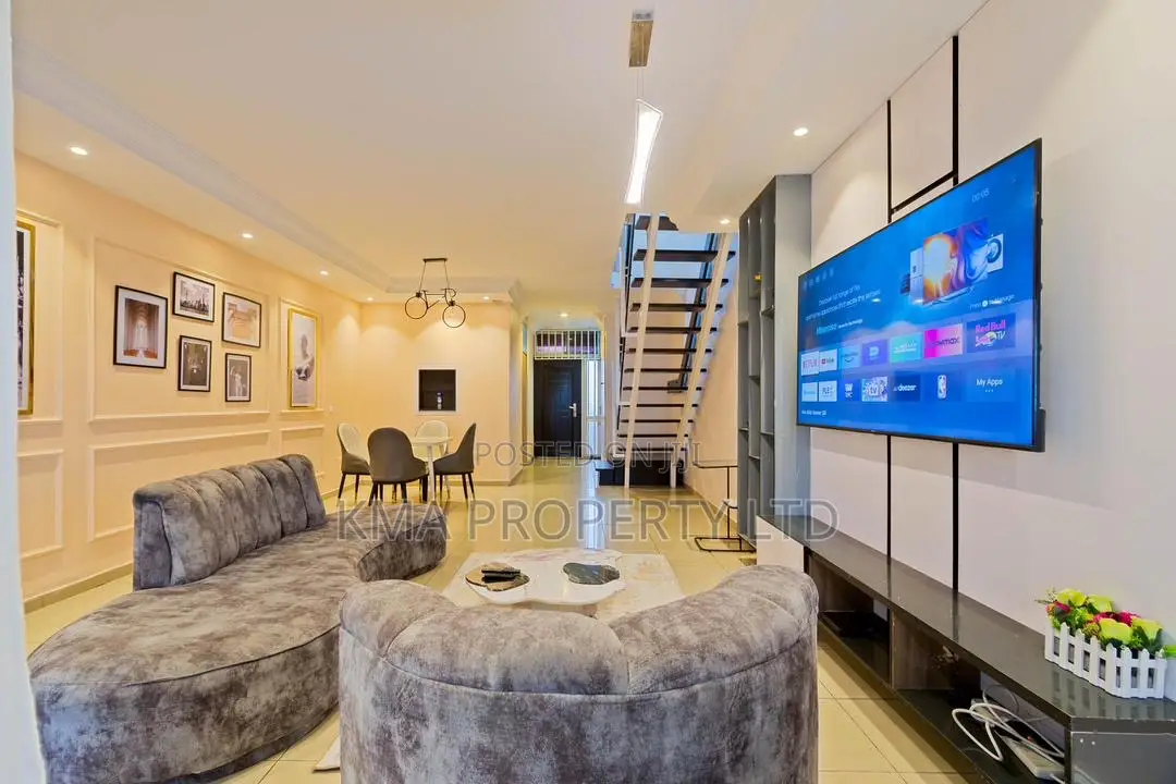 Luxurious 2 Bedroom Duplex in 1004