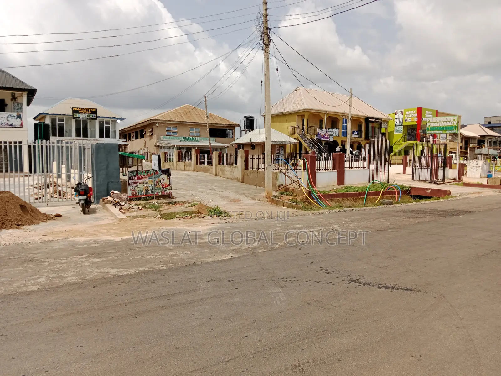 Big Shop Facing Main Road at Ilesa Garage Roundabout, Osogbo in Osogbo