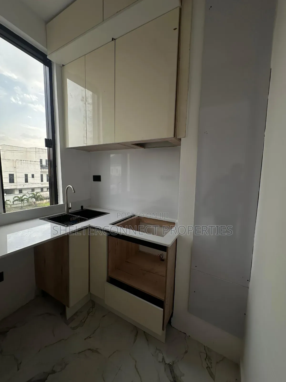 1bdrm Apartment in Lekki Expressway for sale in Lekki Expressway