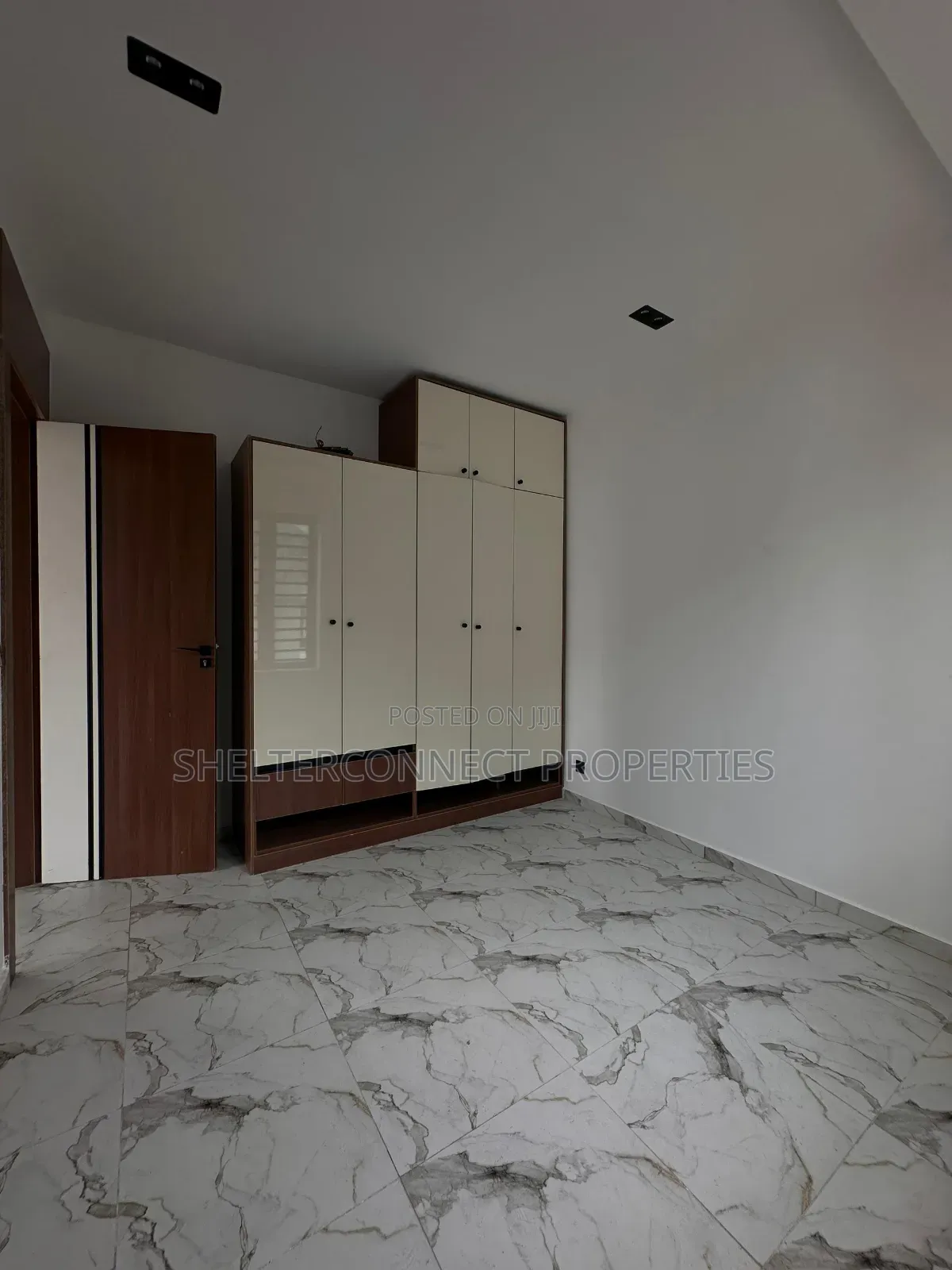 1bdrm Apartment in Lekki Expressway for sale in Lekki Expressway