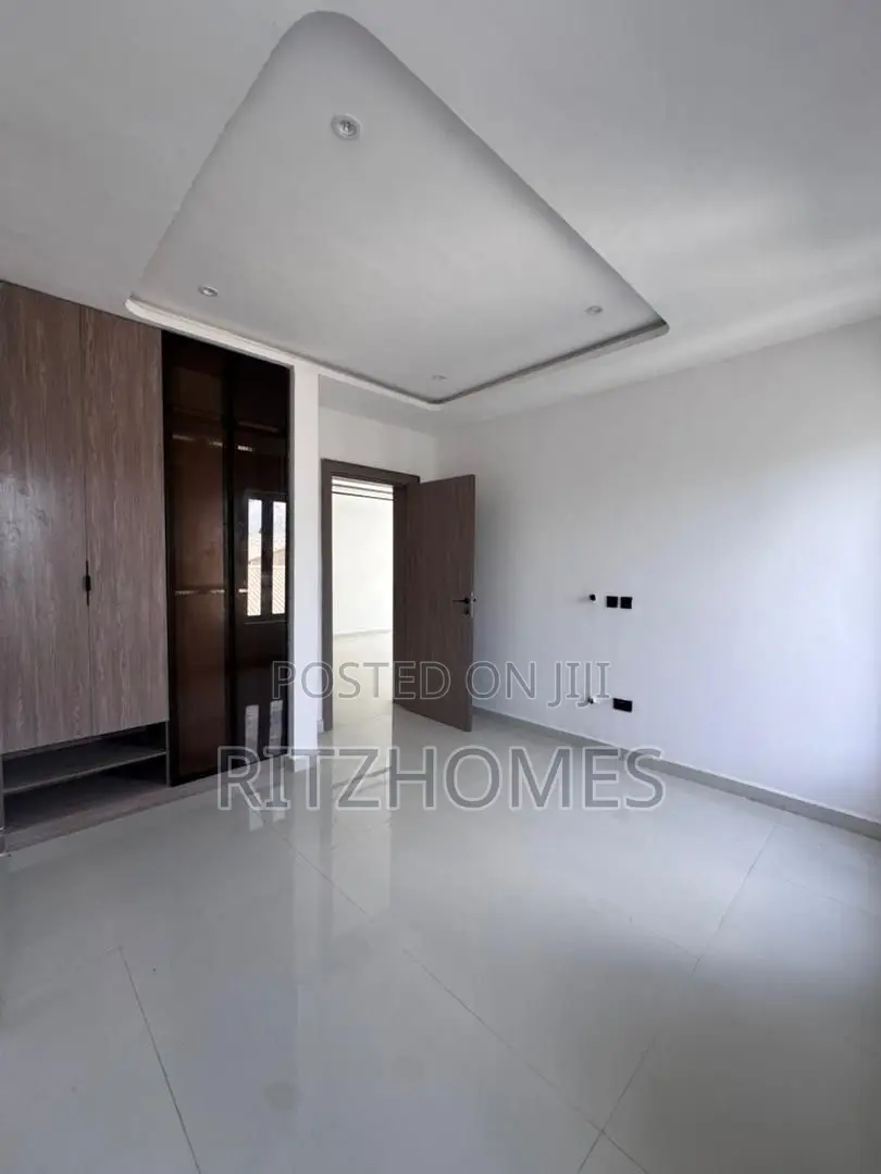 2bdrm Apartment in Lekki Phase 1 for rent in Lekki Phase 1