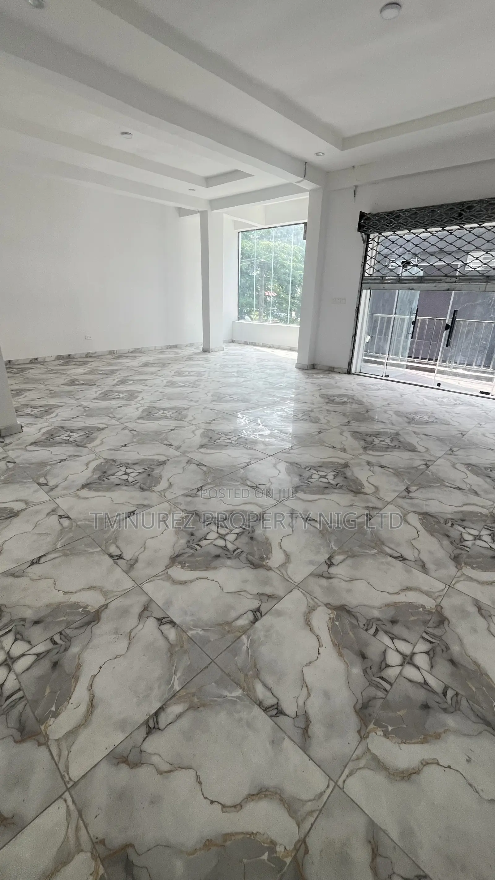 Showroom Shop Groundfloor in Sangotedo