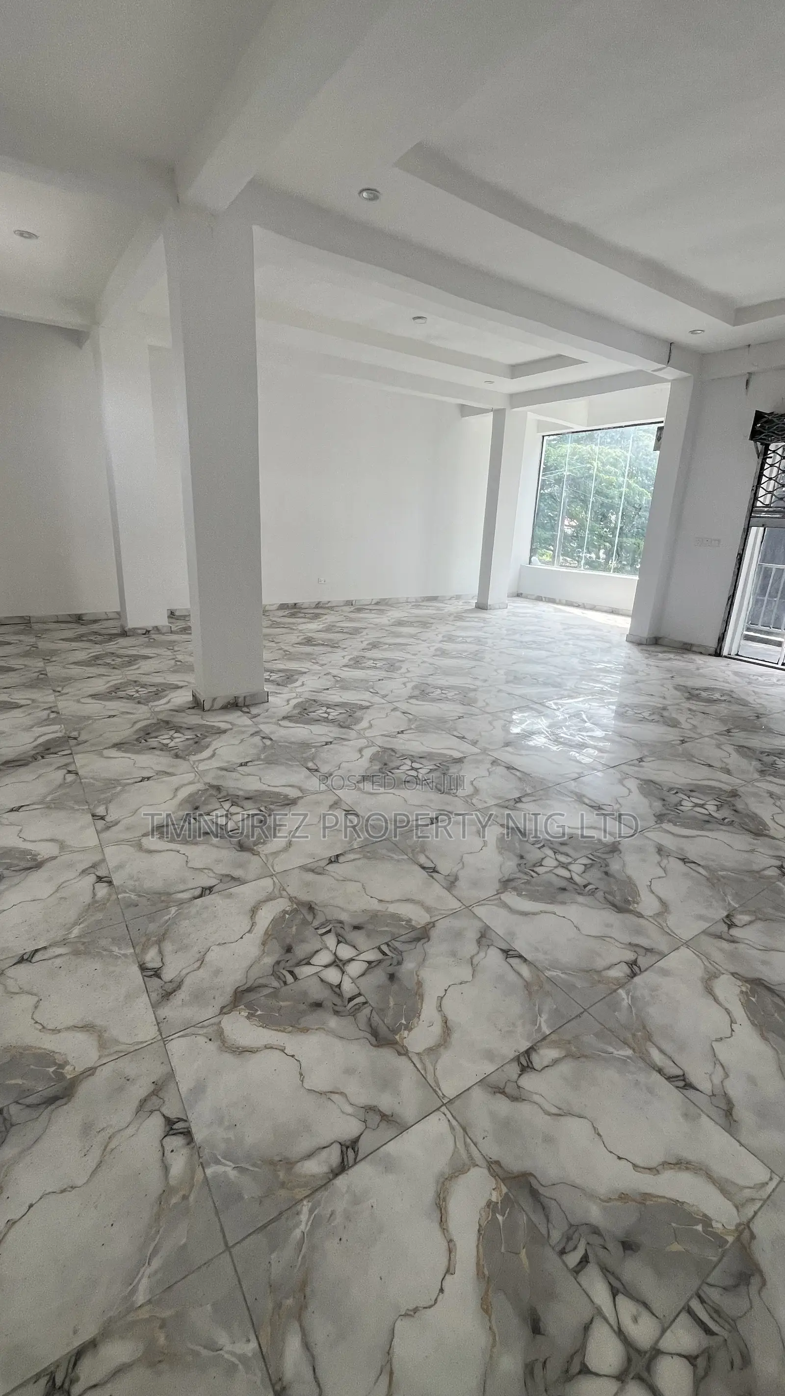 Showroom Shop Groundfloor in Sangotedo