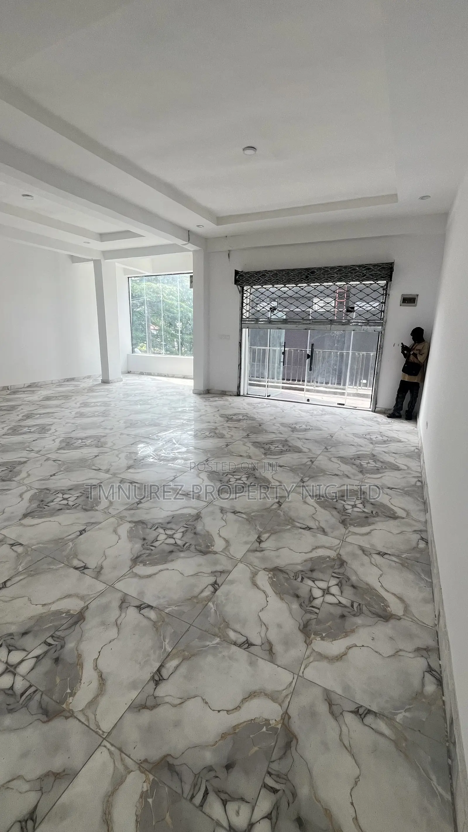 Showroom Shop Groundfloor in Sangotedo