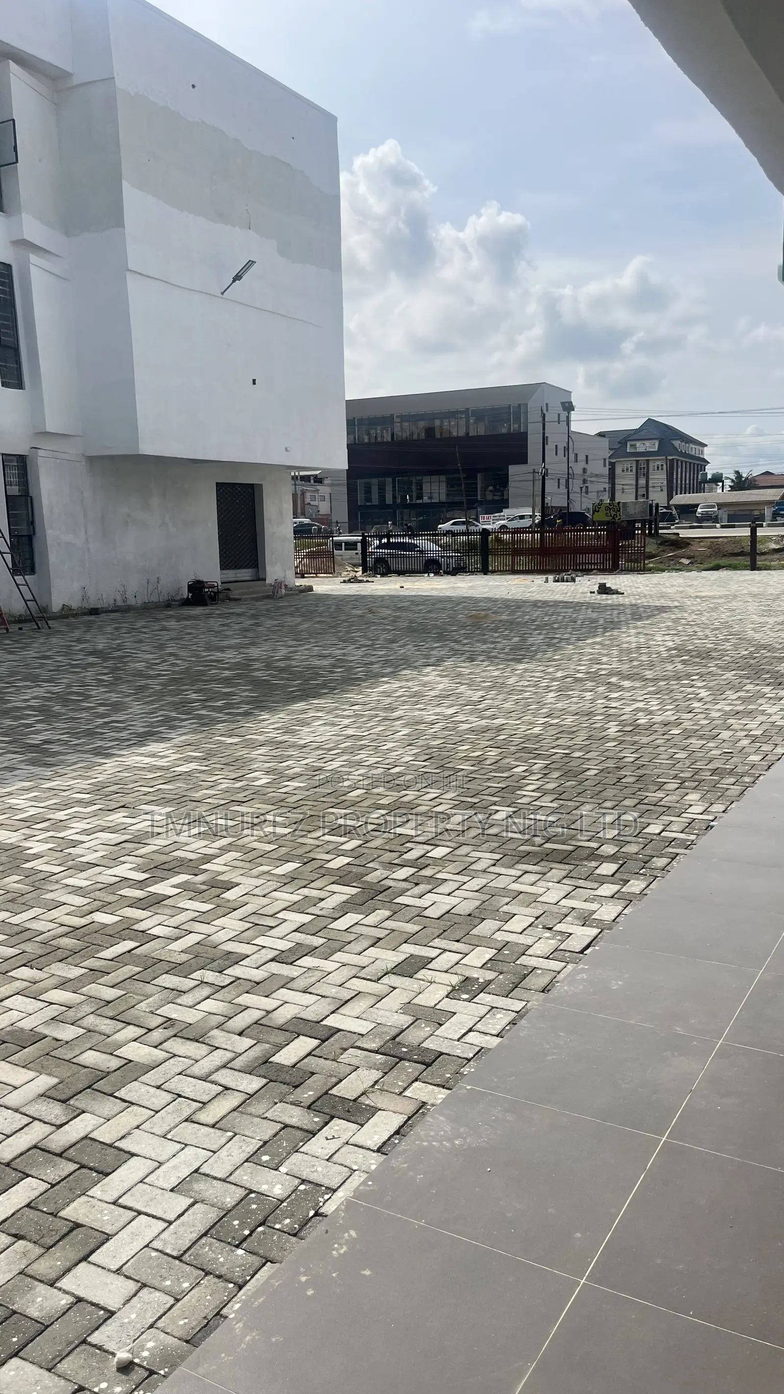 Showroom Shop Groundfloor in Sangotedo