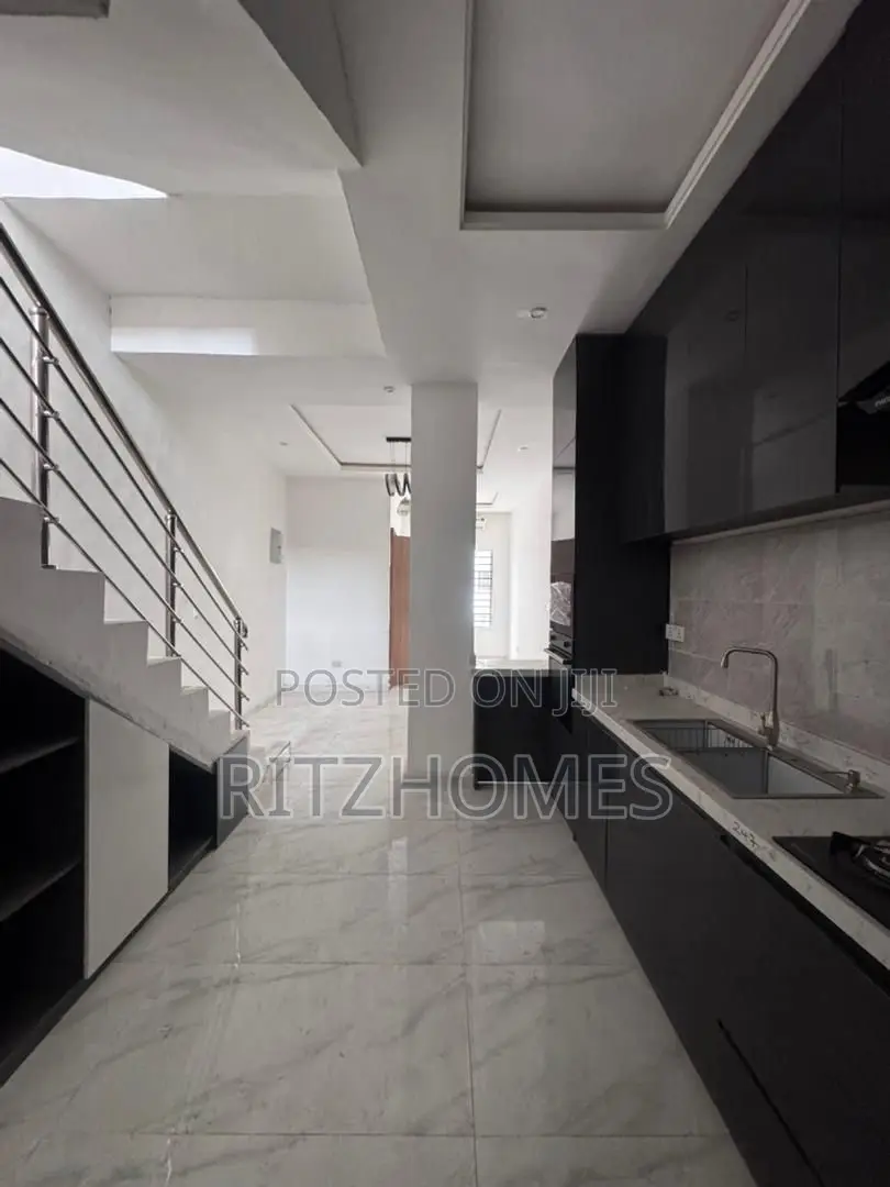 2bdrm Duplex in Ikate for rent in Ikate
