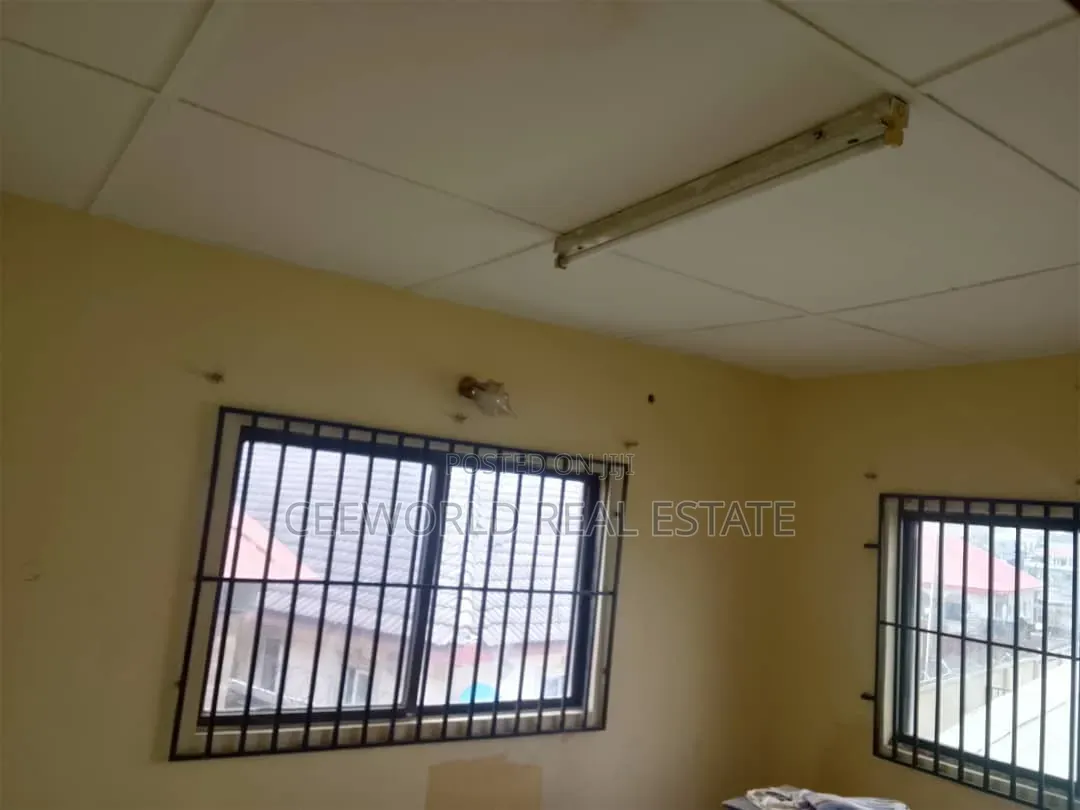 5bdrm Duplex in Oluyole Main Estate for rent in Oluyole