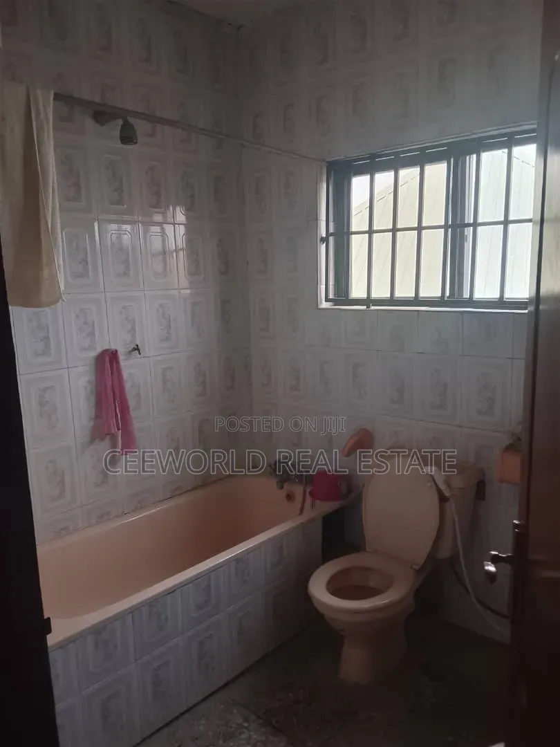 5bdrm Duplex in Oluyole Main Estate for rent in Oluyole