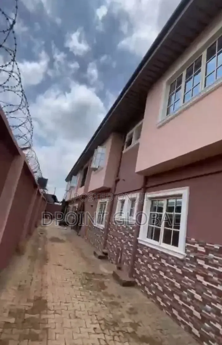 11bdrm Duplex in No, Alakuko for sale in Alakuko
