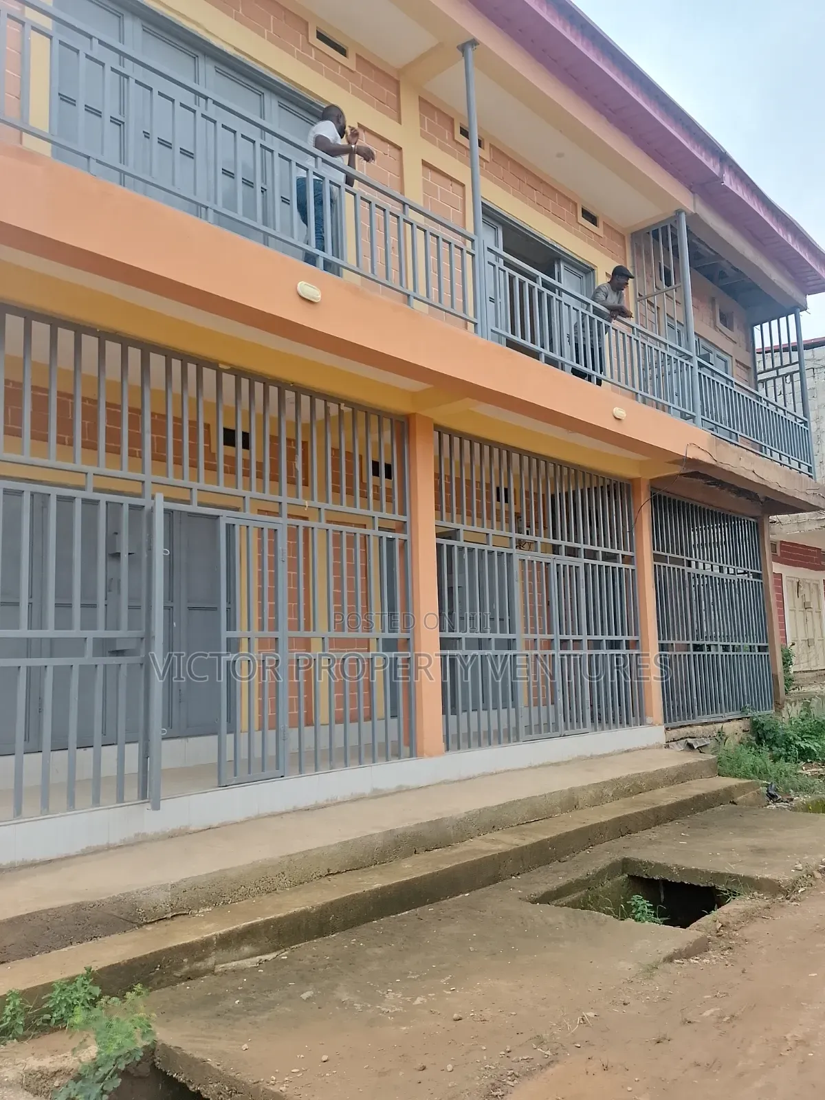 A Serial Duplex Shop / Warehouse Is Out for Sale at Fo1 Kubwa Market in Kubwa