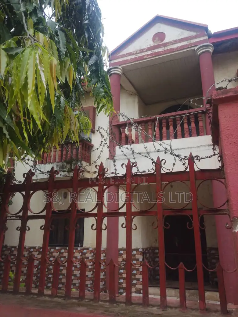 9bdrm Duplex in Mabushi for sale in Mabushi